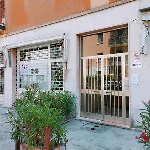 Civico40 Luminoso Con Balconi E Garage Privato , Verona Italia